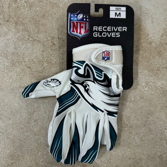 PHILADELPHIA EAGLES RECEIVER YOUTH GLOVES
Size: Youth Medium - Picture 4 of 5